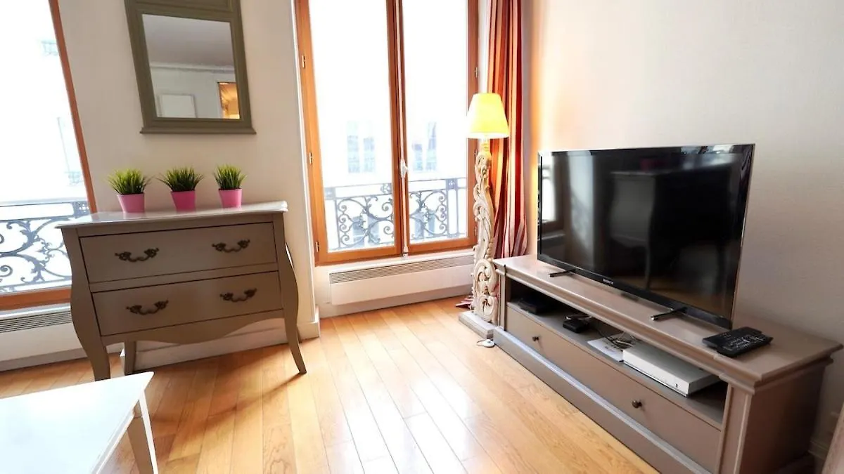 Appartamento 02 Grand Studio Near Montorgueil Parigi