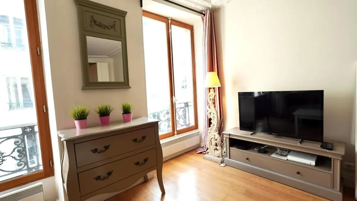 Appartamento 02 Grand Studio Near Montorgueil Parigi
